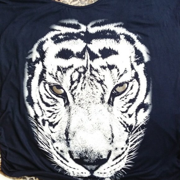 Free Kisses Navy Blue Animal Print Plus Size Tee 3X - Picture 4 of 8